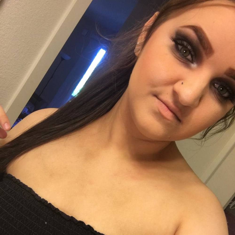 Meet your Posher, Elise